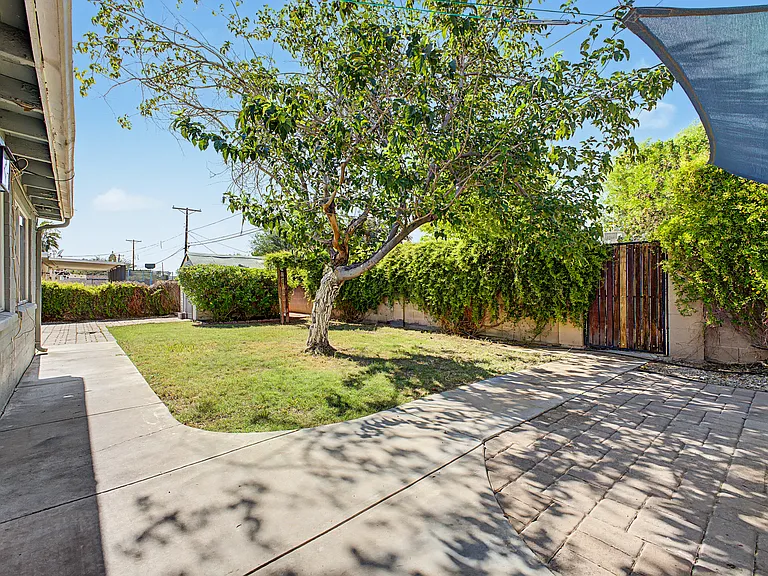2514 E Campbell Ave — Photo 28
