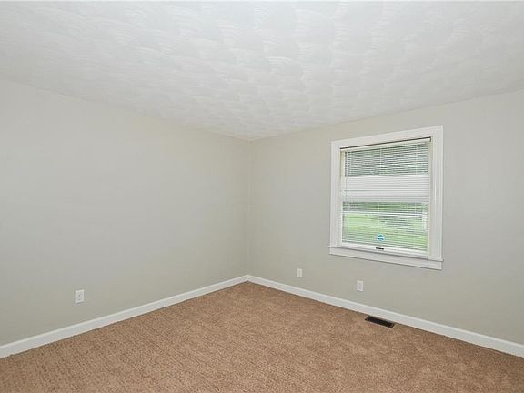 4th image of 2207 N Gable Dr