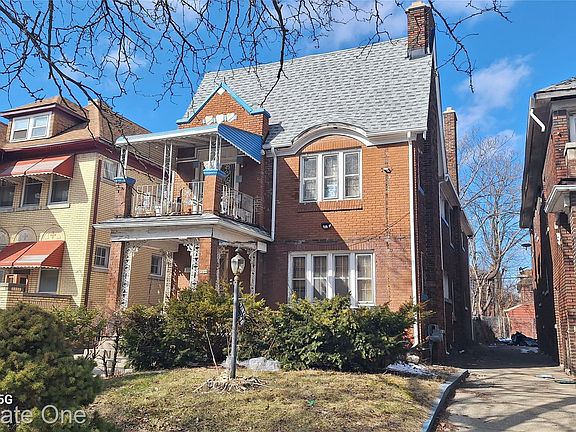 3rd image of 3280 Fullerton St