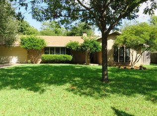 1502 Gladnell St, Taylor, TX 76574