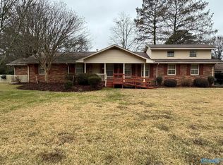 10022 Hampshire Dr SE, Huntsville, AL 35803
