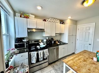 220 Hanover St APT 16, Boston, MA 02113