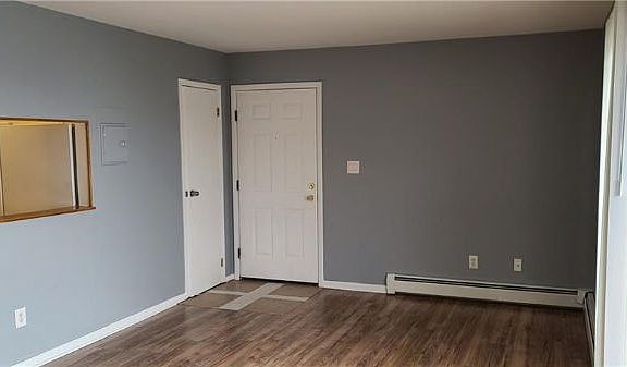 4th image of 284 Concord Ln