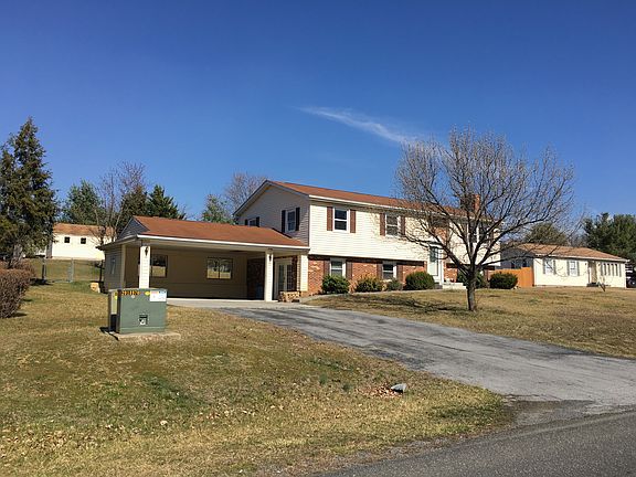 2nd image of 205 Lakeside Dr