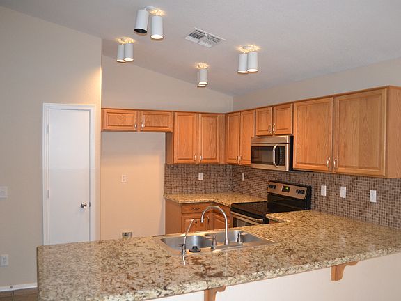 5th image of 10633 E El Moro Ave