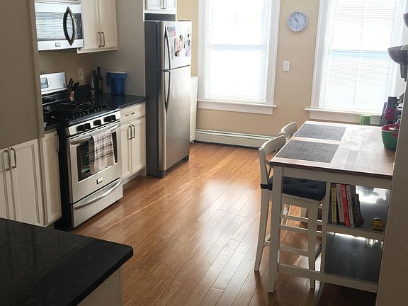 Eat in kitchen