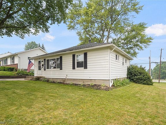 2nd image of 228 Lynn Dr