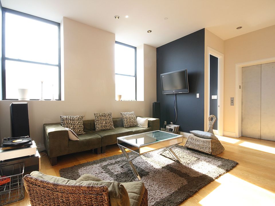 198 Roebling St. #5B