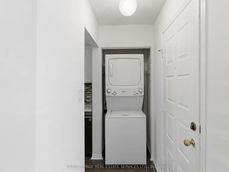 341 Rexford Dr — Photo 40