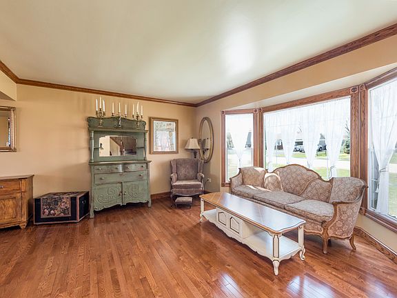 5th image of 3831 Pine Ave