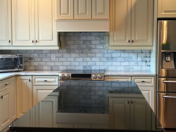 2nd image of 100 Lighthorse Blvd