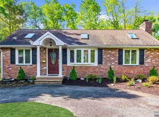 10 Cedar Rd, Pompton Plains, NJ 07444