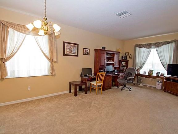 3rd image of 12832 Grovehurst Ave