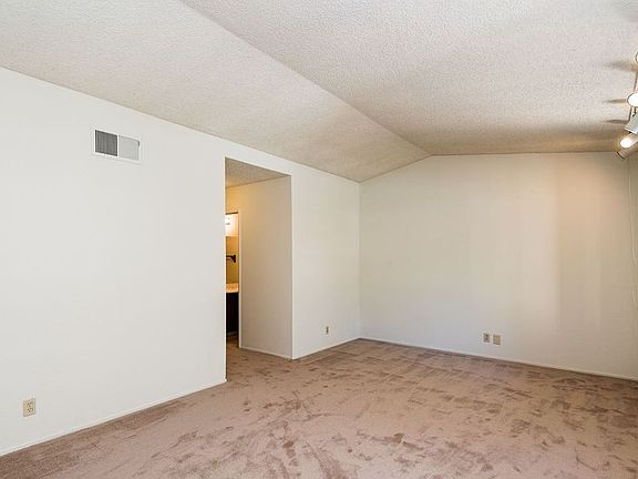 4th image of 5392 Duesenberg Dr #000
