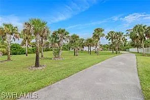 2720 24th Ave SE — Photo 2