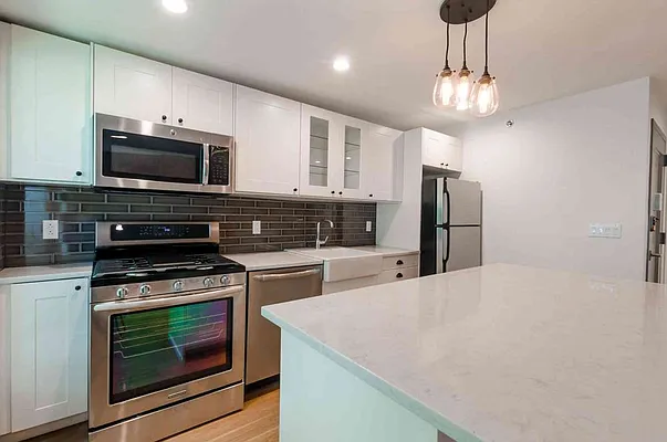 Rented by RES New York | media 12
