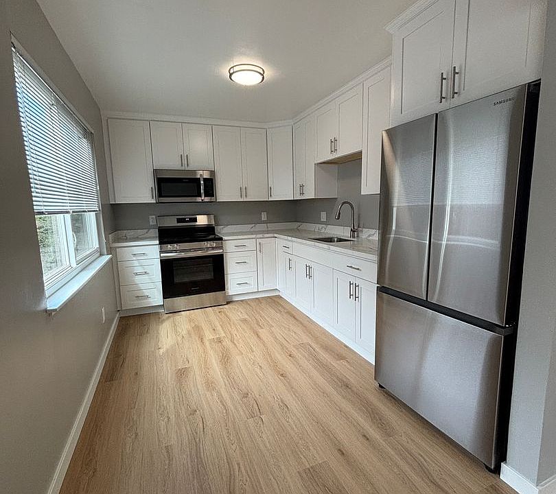 1st image of 1129 Stanyan St APT 4