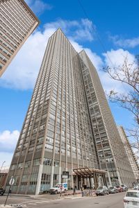 655 W Irving Park Rd APT 5101, Chicago, IL, 60613