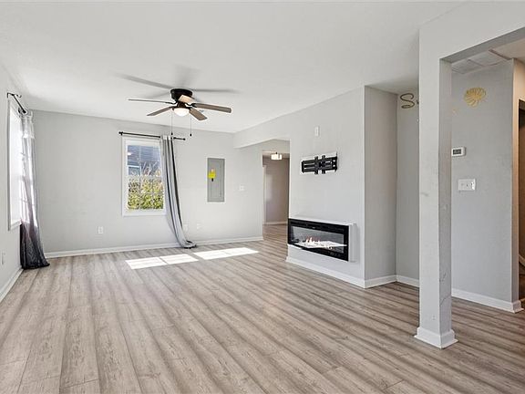 4th image of 35 Westover St