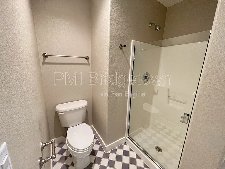 10235 NW Edgewood Dr — Photo 23