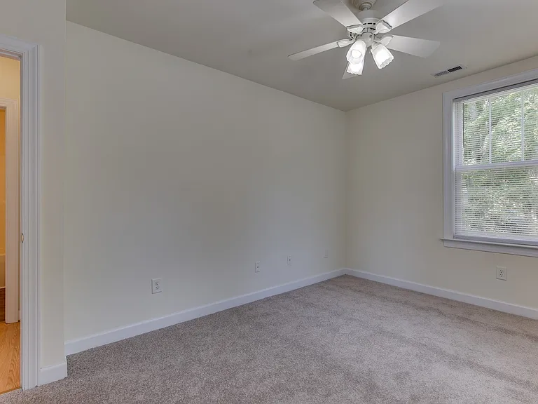 955 Poquoson Ave — Photo 23