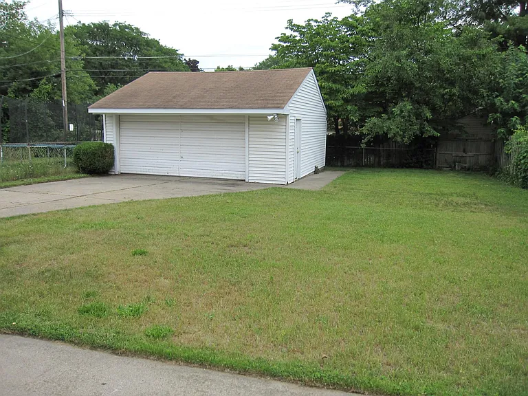 7462 N Vernon St — Photo 15