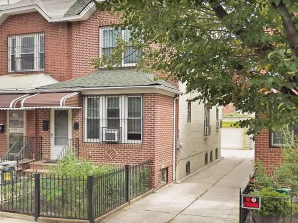 34-33 62nd St, Flushing, NY 11377