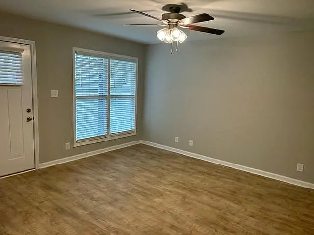 1215 Cottonwood Dr — Photo 8