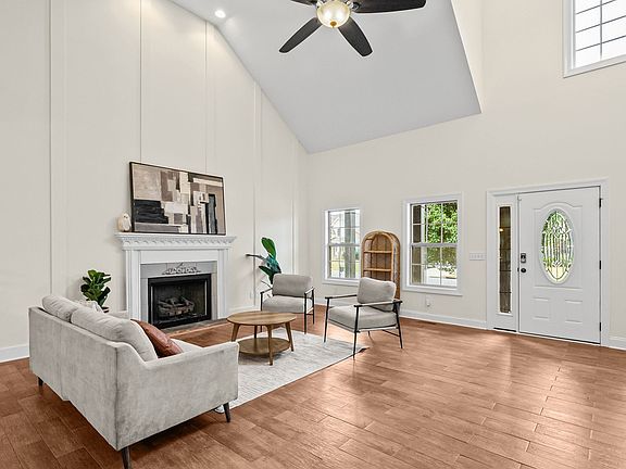 5th image of 1761 Apache Way