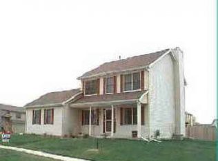 1705 Royal Pointe Dr, Bloomington, IL 61704