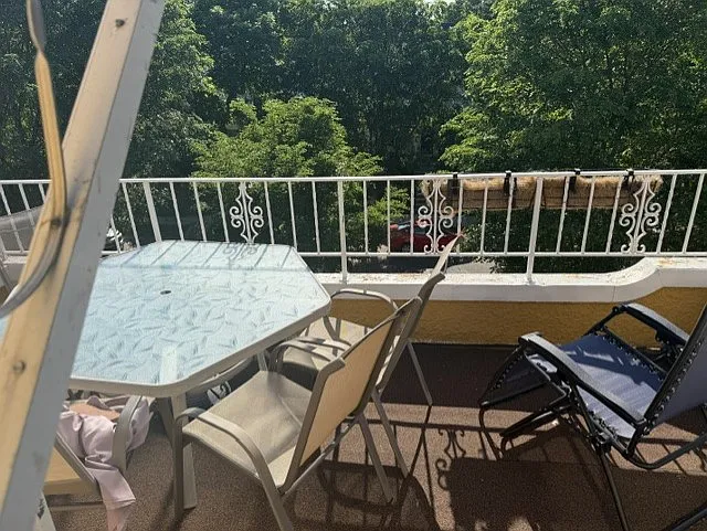 3237 Dupont Ave S #3 — Photo 2