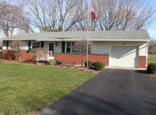 160 Hillcrest Dr, Circleville, OH 43113