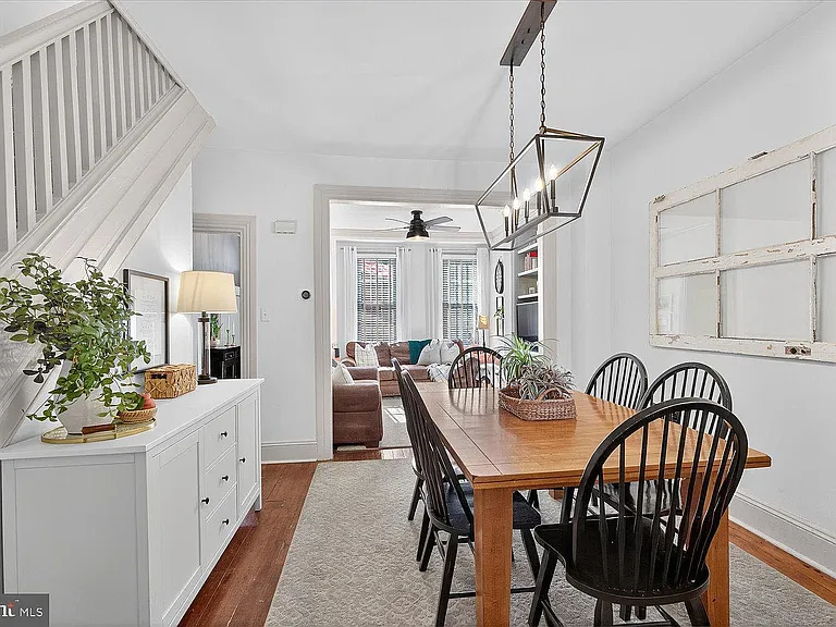 403 N Queen St — Photo 13