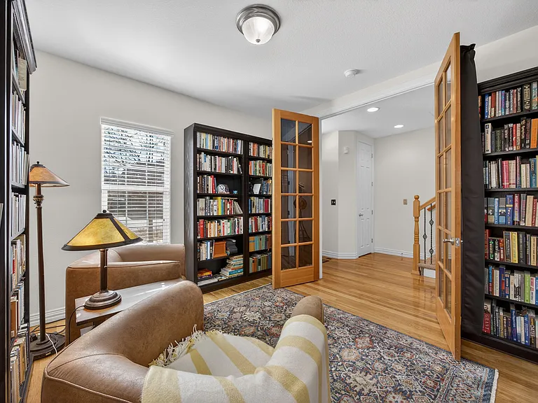 2933 Lawrence St — Photo 18