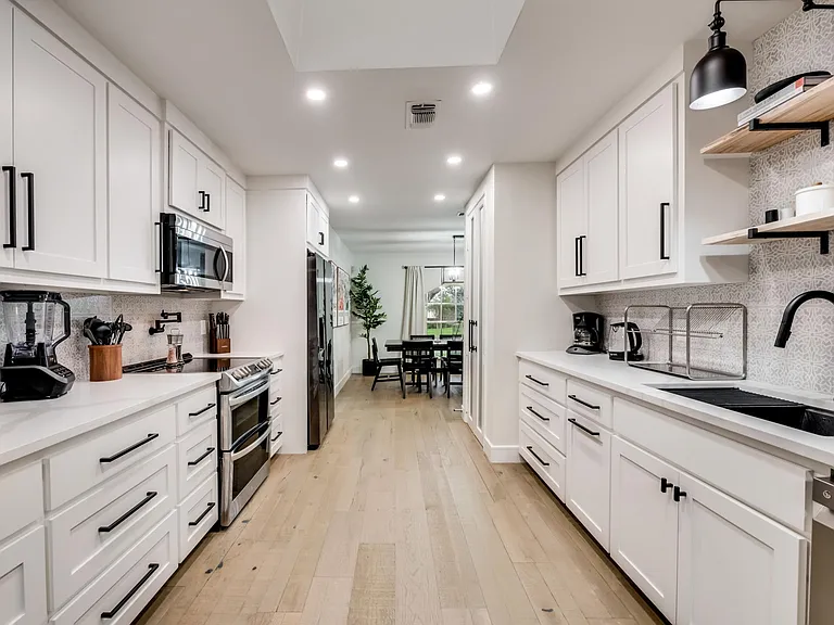 2836 Meadowbrook Dr — Photo 13