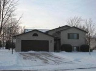 510 Cedardale Dr SE, Owatonna, MN 55060