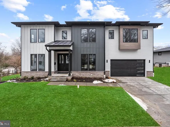 402 Marshall Rd SW, Vienna, VA 22180