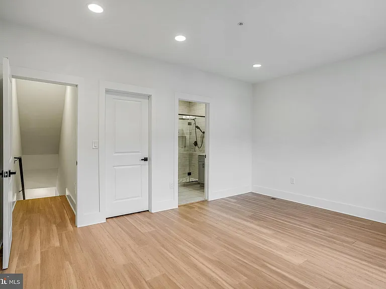 1225 Raum St NE #1 — Photo 16