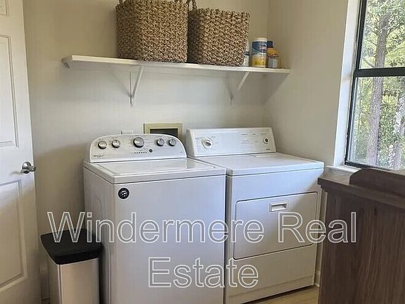 5th image of 320 Volanta Ave