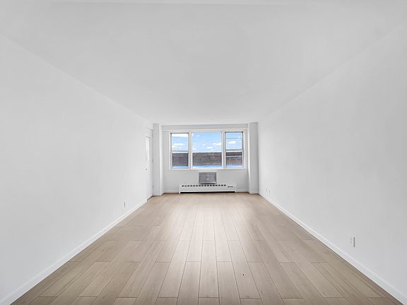 3rd image of 5900 Arlington Ave APT 15K