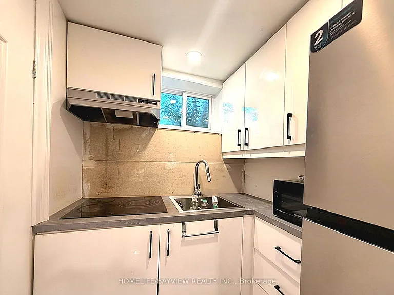 110 Woodpark Pl #BASEMENT — Photo 11