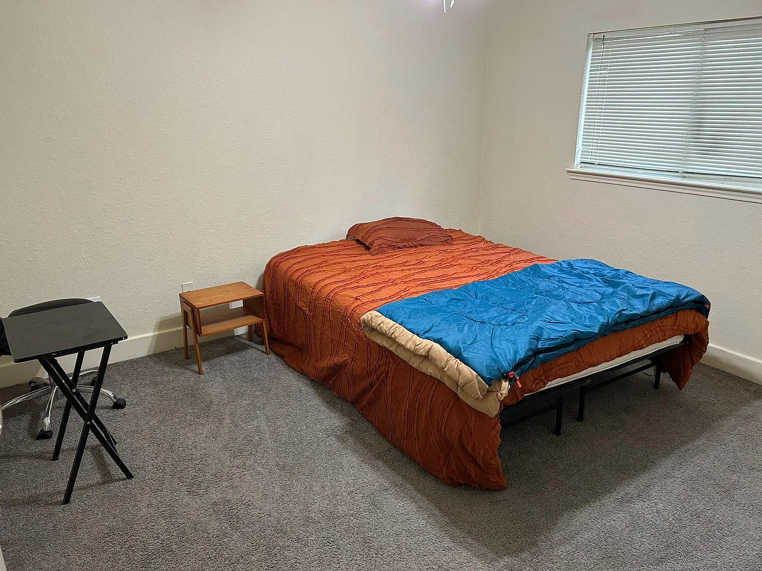 4 bed, 2.0 bath, 2000 sqft, $905 — Photo 2