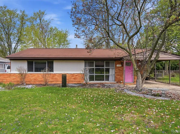 2674 Littletell Ave, West Bloomfield, MI 48324