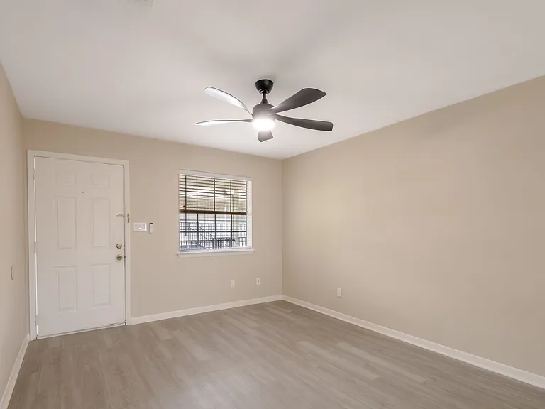 600 Palm St — Photo 11