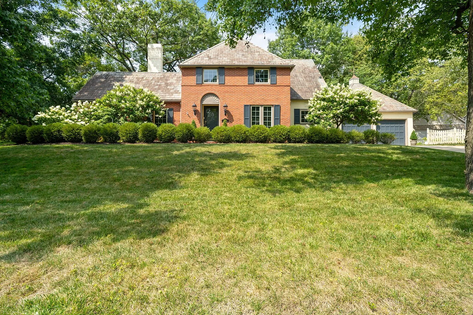 2278 Cambridge Blvd photo 1