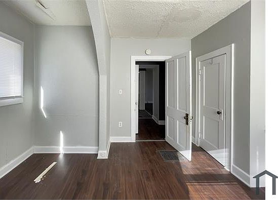 4th image of 723 N Reserve St #723DOWN