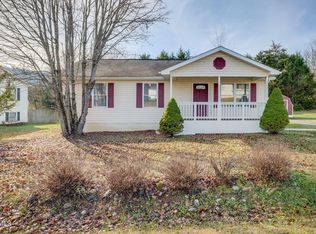 323 Mountain Ash Dr, Dryden, VA 24243