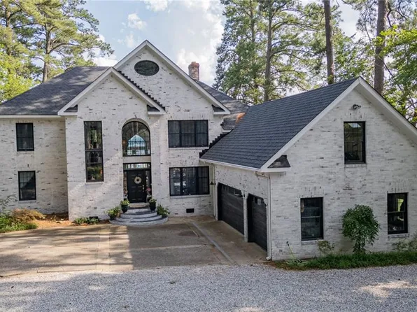 1706 S Woodside Ln, Virginia Beach, VA 23454