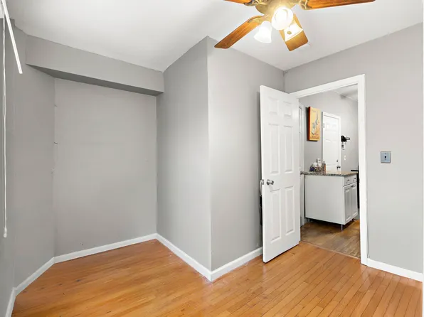 410 Adams Street image 8 of 13