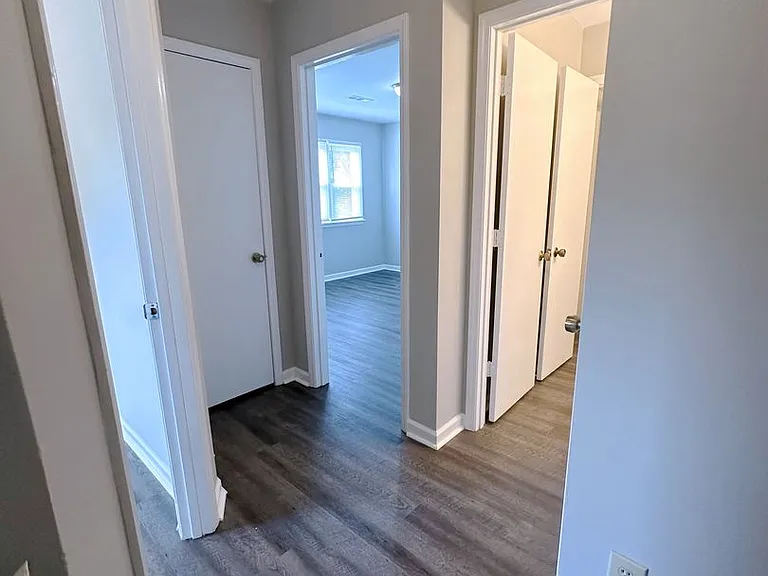 2436 Moran St — Photo 15